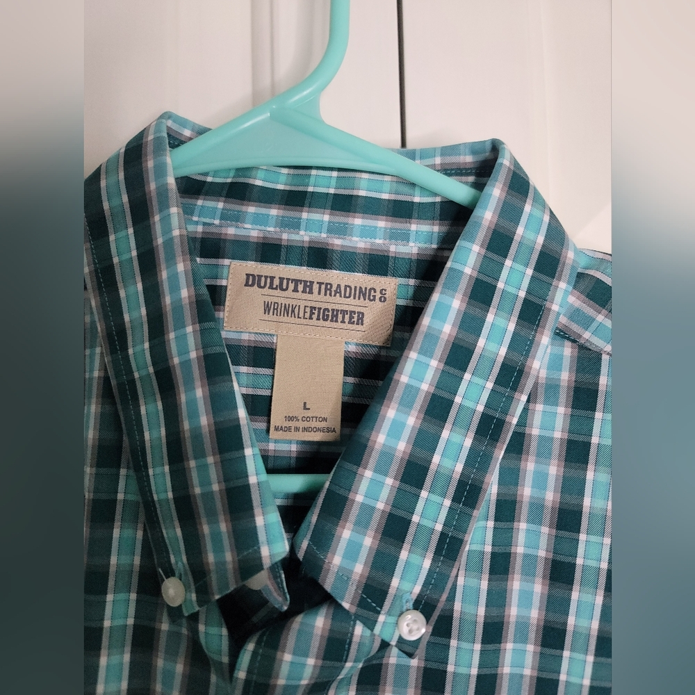 Duluth Trading Co Casual Button Down Shirt Green and Blue